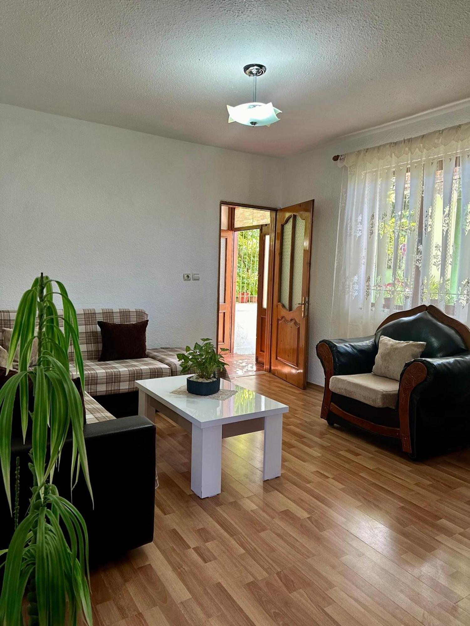 Appartement Jea House à Pogradec Extérieur photo